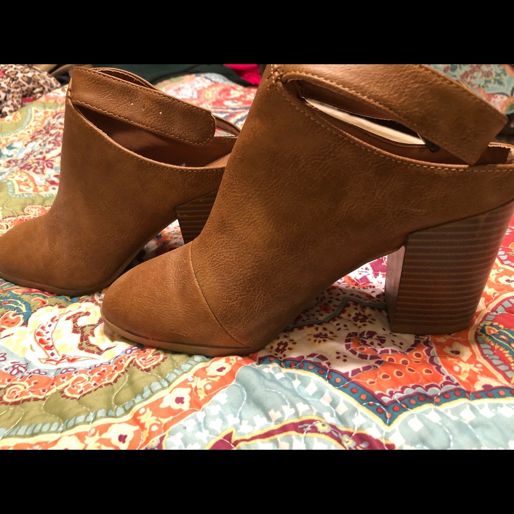 Tan heels